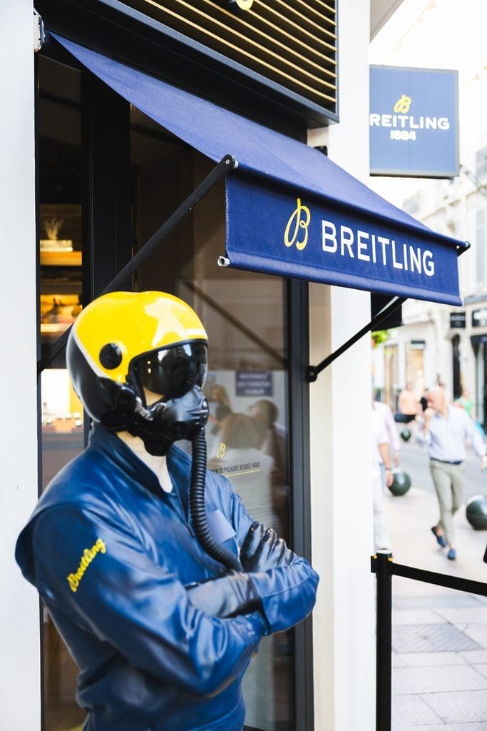 Légende : La boutique Breitling du 67 Rue d’Antibes, à Cannes.