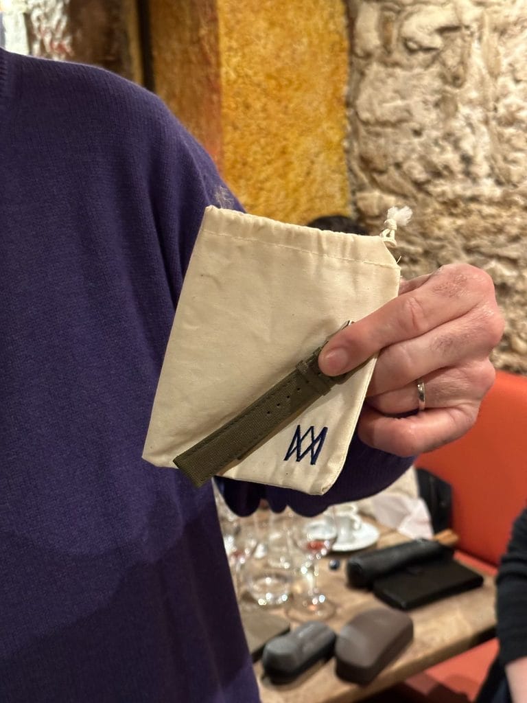 Michel s'est vu offrir un bracelet Avel & Men